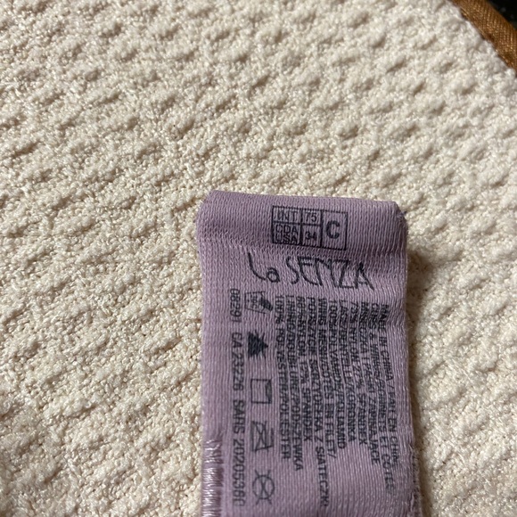 Victorias Secret BNWOT light purple with stripes bra size 34C. - Picture 2 of 2